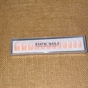 Static Nails Reusable Pop On Manicure